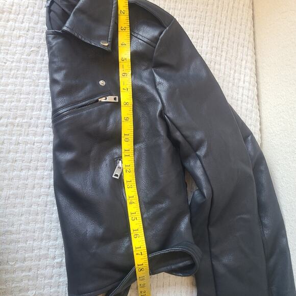 Lulu's Off The Edge Black Vegan Leather Moto Jacket Women's Size M NWT - Picture 7 of 9